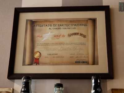 �Ho aperto l�attivit� nel 2014 � esordisce Mimmo �. Ho imparato da solo tutte le tecniche e i segreti, anche se devo molto al corso di formazione tenuto a Bari nel 2015 dai primi �barber� italiani: Hiro e Joe Tarantola�